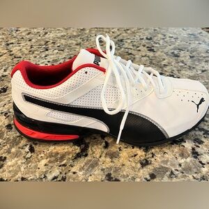 Mens Puma causal shoes size 10.5